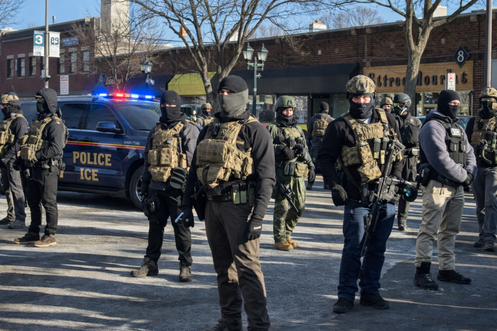 ICE Armed agents
